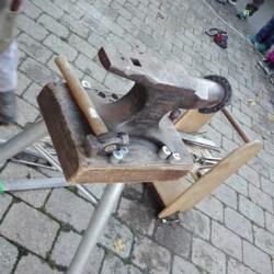 Schmieden eines Hufeisens